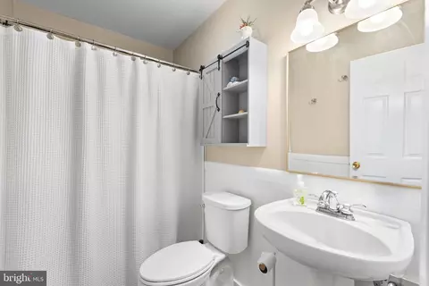 Bath - 439 Commodore Dr, Middletown, DE 19709 photo 4 of 4