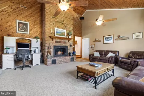 Living - 439 Commodore Dr, Middletown, DE 19709 photo 2 of 2