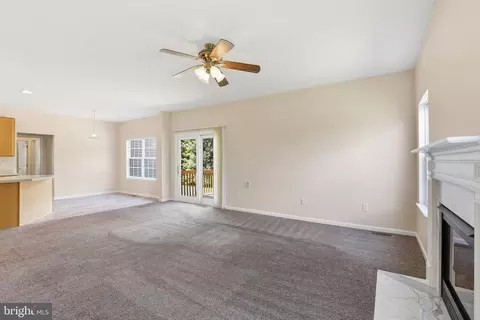 Living - 5 Obsidian Way, Townsend, DE 19734 photo 3 of 6