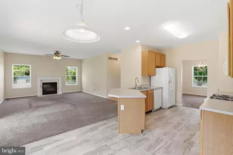 Living - 5 Obsidian Way, Townsend, DE 19734 photo 1 of 6