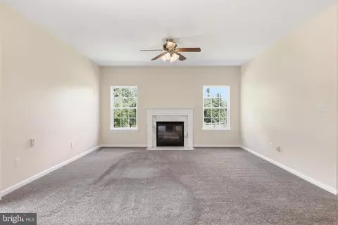 Living - 5 Obsidian Way, Townsend, DE 19734 photo 5 of 6