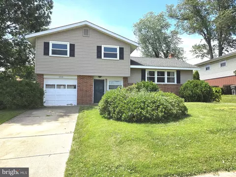 1215 Ipswich Dr, Wilmington, DE 19808
