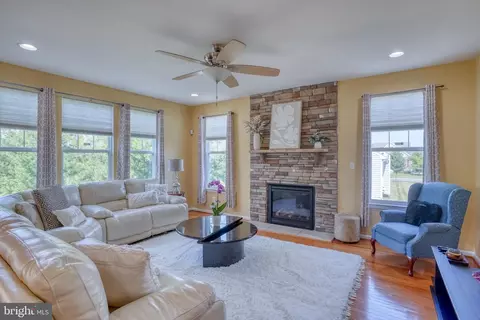 Living - 1502 Arrowood Ct, Middletown, DE 19709 photo 1 of 2