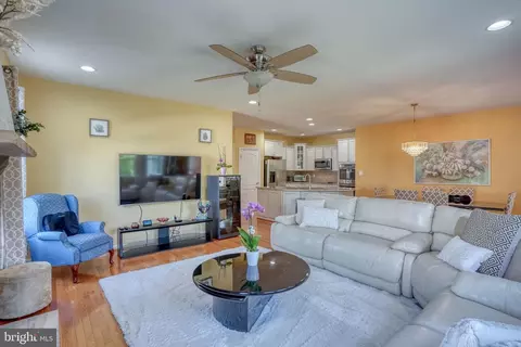 Living - 1502 Arrowood Ct, Middletown, DE 19709 photo 2 of 2
