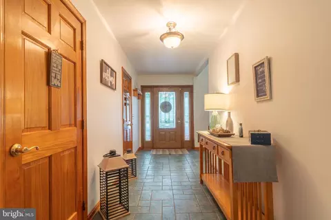 Entry Way - 6 Gloria Ct, Bear, DE 19701 photo 2 of 11