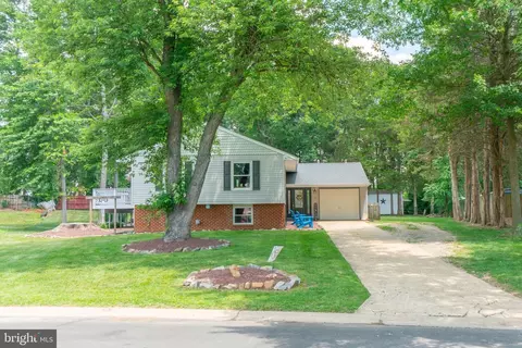 Exterior - 6 Gloria Ct, Bear, DE 19701 photo 5 of 12
