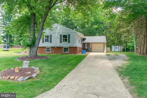 6 Gloria Ct, Bear, DE 19701