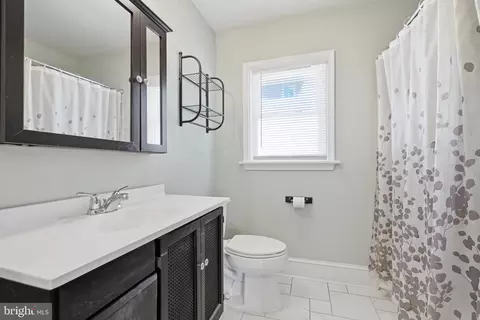 Bath - 112 E 41st St, Wilmington, DE 19802 photo 1 of 1