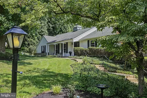 711 Ambleside Dr, Wilmington, DE 19808