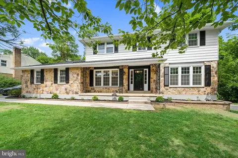 15 Stone Crop Rd, Wilmington, DE 19810