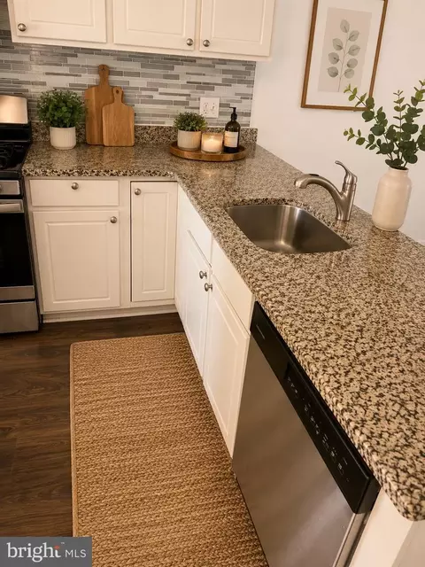 Kitchen - 505 Blackbird Dr, Bear, DE 19701 photo 3 of 5
