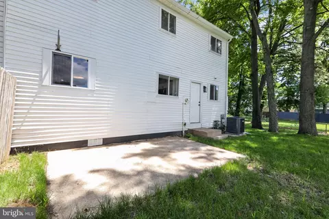 Exterior - 12 Heron Ct, Newark, DE 19702 photo 4 of 6