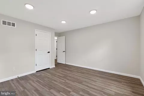 Entry Way - 12 Heron Ct, Newark, DE 19702 photo 5 of 6