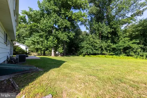 Exterior - 24 Wakefield Dr, Newark, DE 19711 photo 7 of 11