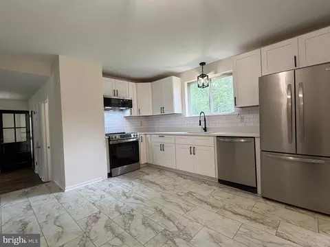 Kitchen - 24 Wakefield Dr, Newark, DE 19711 photo 3 of 3