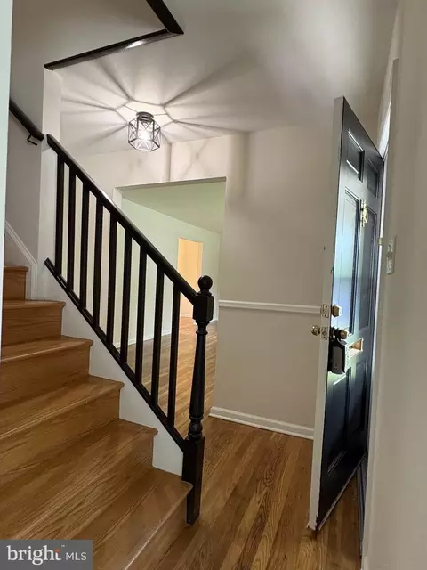 Entry Way - 24 Wakefield Dr, Newark, DE 19711 photo 2 of 8