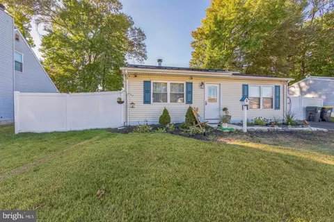 126 Medley Dr, Newark, DE 19713