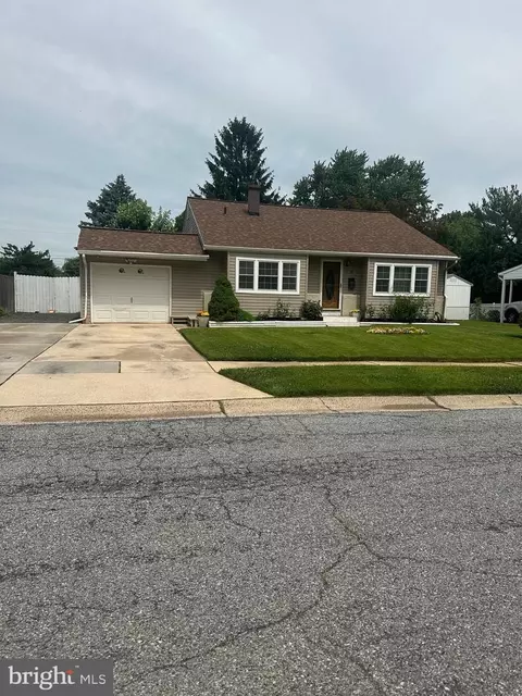 10 Garrett Rd, Newark, DE 19713