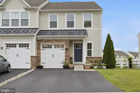 215 Felix Dr, Newark, DE 19713