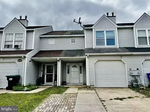 19 Kelston Dr, Newark, DE 19702