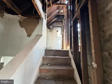Entry Way - 15 Merry Rd, Newark, DE 19713 photo 8 of 10