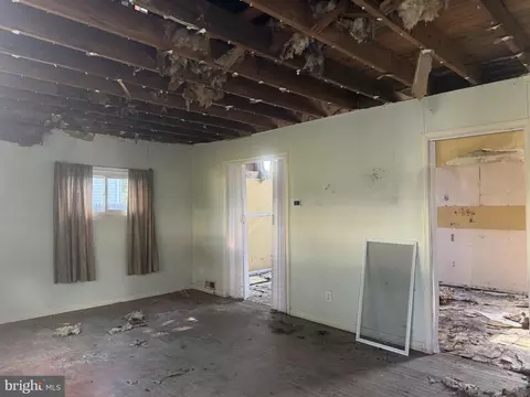 Entry Way - 15 Merry Rd, Newark, DE 19713 photo 2 of 10