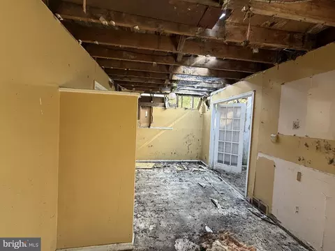 Entry Way - 15 Merry Rd, Newark, DE 19713 photo 5 of 10