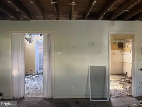 Entry Way - 15 Merry Rd, Newark, DE 19713 photo 3 of 10