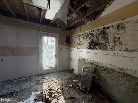 Entry Way - 15 Merry Rd, Newark, DE 19713 photo 4 of 10