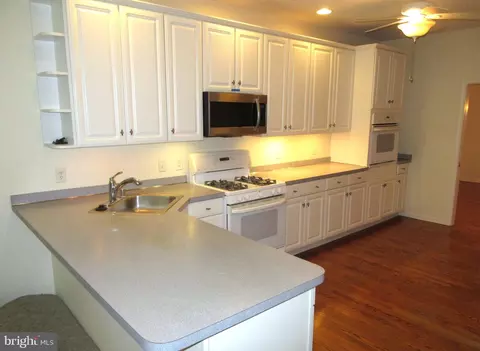 Kitchen - 213 Megan Dr, Bear, DE 19701 photo 3 of 4
