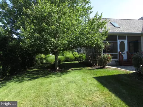 Exterior - 213 Megan Dr, Bear, DE 19701 photo 6 of 8