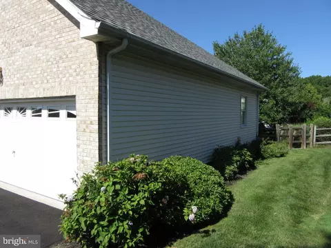 Exterior - 213 Megan Dr, Bear, DE 19701 photo 7 of 8