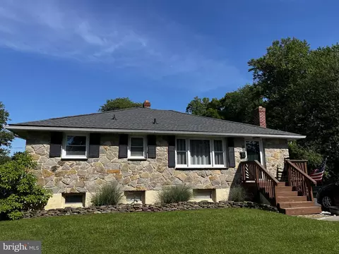 2211 E Huntington Dr, Wilmington, DE 19808