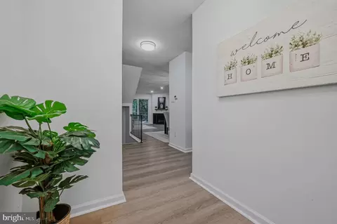 Entry Way - 19 Helios Ct, Newark, DE 19711 photo 1 of 8
