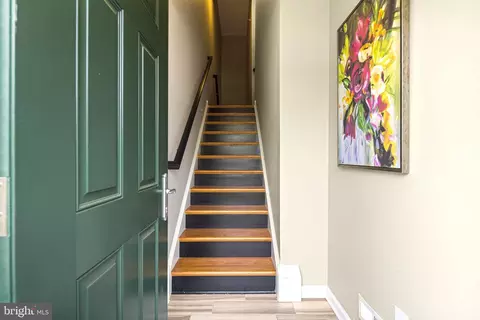 Entry Way - 12 Munro Rd, Newark, DE 19711 photo 1 of 7
