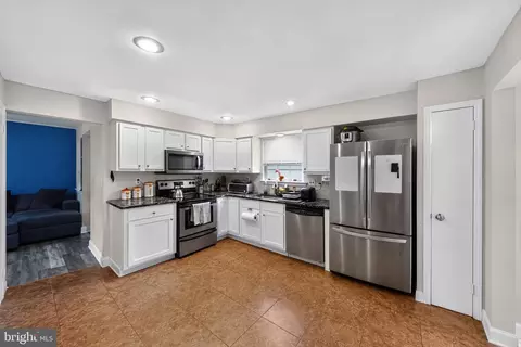 Kitchen - 3 Penncross Cir, Newark, DE 19702 photo 1 of 2
