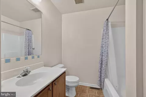 Bath - 4 Versailles Ct, Newark, DE 19702 photo 1 of 3