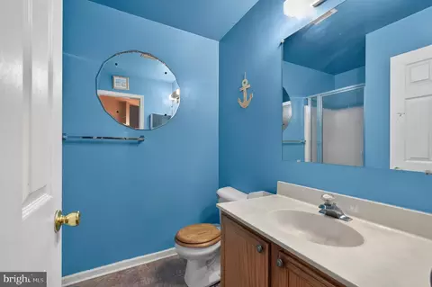 Bath - 4 Versailles Ct, Newark, DE 19702 photo 3 of 3