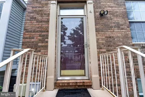 Entry Way - 4 Versailles Ct, Newark, DE 19702 photo 2 of 6