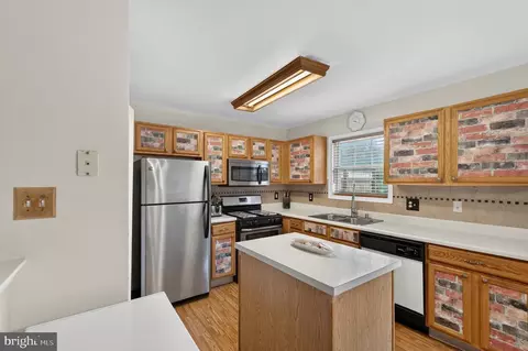 Kitchen - 4 Versailles Ct, Newark, DE 19702 photo 1 of 4