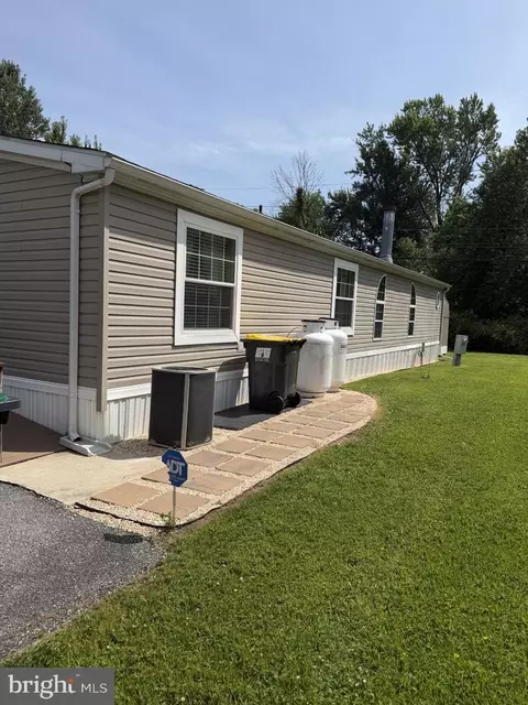 29 N Dragon Dr, Bear, DE 19701 photo 3