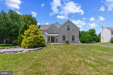 4 Travertine Ct, Townsend, DE 19734
