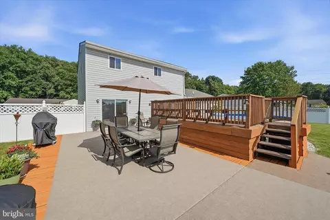 Exterior - 68 E Shady Dr, Newark, DE 19713 photo 6 of 7