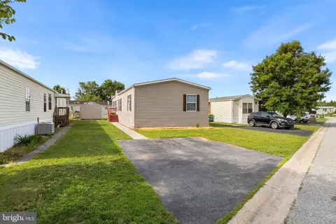 1733 Barbara Cir, Bear, DE 19701 photo 3