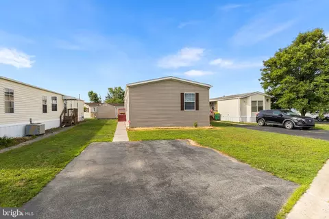 1733 Barbara Cir, Bear, DE 19701 photo 2