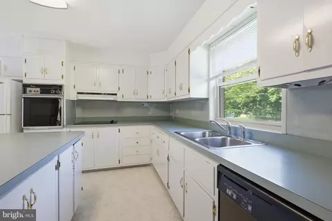 Kitchen - 210 Jupiter Rd, Newark, DE 19711 photo 3 of 3
