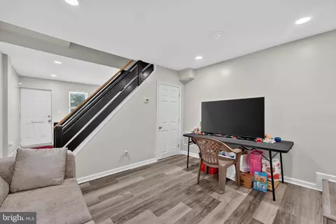 Entry Way - 23 E 22nd St, Wilmington, DE 19802 photo 5 of 14