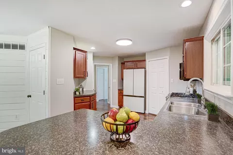 Kitchen - 119 N Meadow Dr, Townsend, DE 19734 photo 2 of 4
