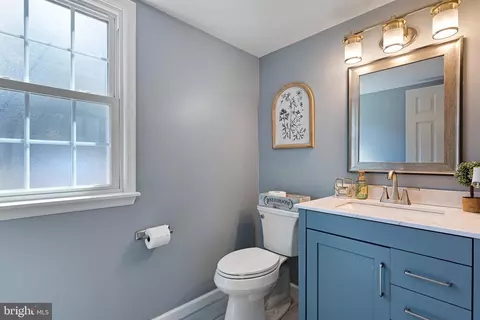 Bath - 62 Darien Rd, Newark, DE 19711 photo 1 of 4