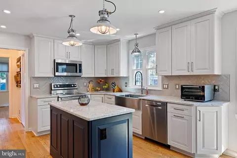 Kitchen - 62 Darien Rd, Newark, DE 19711 photo 1 of 4